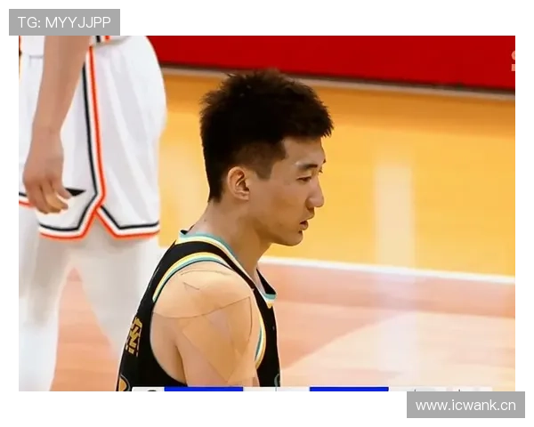 孙铭徽训练完直接拎两袋蛋白粉回家，冰箱塞满能量胶像囤卫生纸