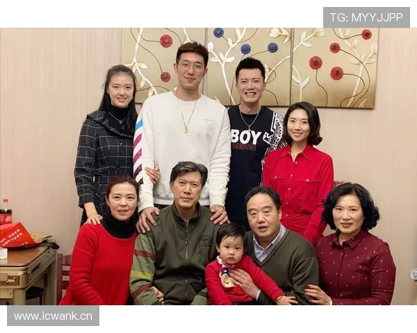 张常宁家的冰箱里塞满了蛋白粉，连饮料都得按克称着喝